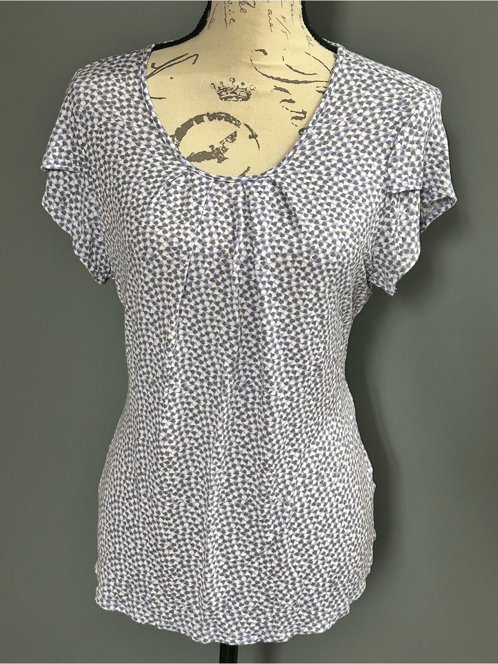 Relativity Purple and Gray Pattern Scoop Neck Flutter Sleeve Top